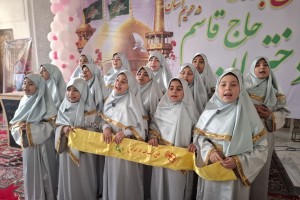اجتماع بزرگ دختران حاج قاسم به مناسبت دهه مبارک کرامت در آستان مقدس امامزاده باقر(ع)