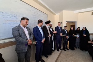 مراسم تجلیل از معلمان در هفته بزرگداشت مقام معلم در صالحیه برگزار شد