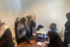 غربالگری مستمر قند خون و فشار خون در سرای بانوان و خانواده