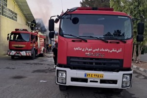 اعزام نیروهای آتش‌نشانی صالحیه به کهریزک برای مهار آتش‌سوزی در انبار کارتن و پارچه