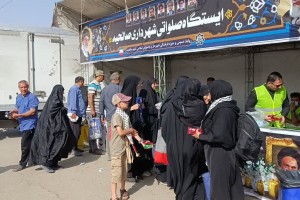  استقبال و پذیرایی شهرداری صالحیه از زائران و عزاداران امام خمینی(ره) در مرقد مطهر آن حضرت 