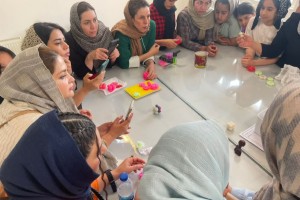  جادوی نور و رایحه؛ آموزش شمع سازی در سرای بانوان شهر صالحیه