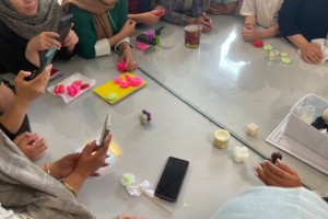  جادوی نور و رایحه؛ آموزش شمع سازی در سرای بانوان شهر صالحیه