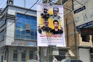 بیلبوردهای شهر صالحیه مزین به تمثال شهدای ایران و نماد اقتدار عملیات «وعده صادق 3»