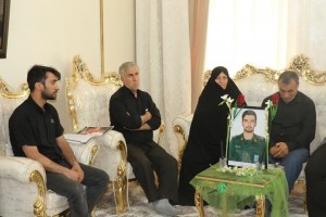 دیدار مسئولین شهر صالحیه و شهرستان بهارستان با خانواده شهید مهدی خدائی؛ هماهنگی برای برگزاری مراسم باشکوه تشییع پیکر مطهر آن شهید والامقام
