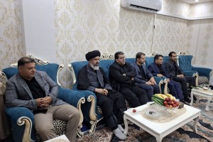 دیدار مدیریت شهری صالحیه به اتفاق امام جمعه شهرستان بهارستان با جانباز سرافراز میلاد احمدپور