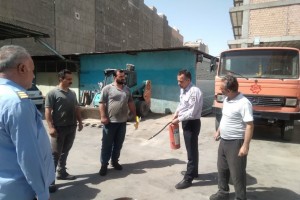 برگزاری کارگاه آموزش ایمنی و نحوه استفاده از خاموش‌کننده‌های دستی برای کارکنان واحد خدمات موتوری شهرداری صالحیه