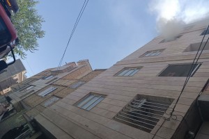 آتشنشانان صالحیه حریق ساختمان مسکونی در نگارستان 5 را مهار کردند  