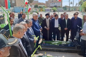 غبارروبی و گل‌افشانی مزار شهدای امامزاده باقر(ع)؛ تجدید عهد مسئولان بهارستان با آرمان‌های شهدا در آخرین روز از هفته دولت