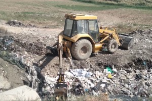 اجرای عملیات لایروبی کانال نواب در انتهای خیابان ولیعصر(عج)  