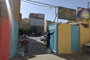 بازپیرایی و رنگ‌آمیزی دیوارهای مدرسه دخترانه آمنه(س) در آستانه بازگشایی مدارس  