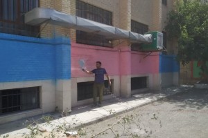 شاداب‌سازی محیطی مدرسه حضرت زینب(س) با رنگ‌آمیزی و نقاشی دیواری
