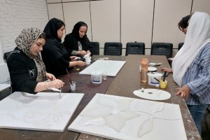 برگزاری کلاس‌های آموزش ساخت تابلوهای دکوراتیو در فرهنگسرای شهید صادق امامی  