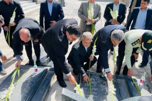 عطر گل و گلاب و زمزمه فاتحه؛ صالحیه در پنجشنبه هفته دفاع مقدس هم‌نفس با شهدا شد