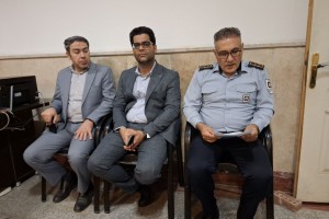 به احترام قهرمانان خاموش؛ اهدای گل به آتشنشانان شهر صالحیه