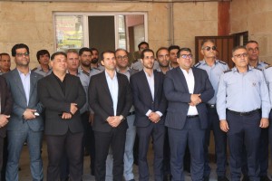 به احترام قهرمانان خاموش؛ اهدای گل به آتشنشانان شهر صالحیه