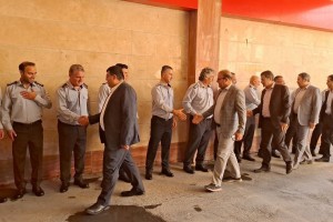 به احترام قهرمانان خاموش؛ اهدای گل به آتشنشانان شهر صالحیه