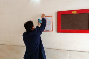 نصب و توزیع پوسترهای منشور آپارتمان‌نشینی در صالحیه با هدف ترویج فرهنگ همزیستی و رعایت حقوق شهروندی
