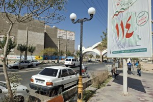 ساماندهی و مرمت چراغ‌های روشنایی پیاده‌رو خیابان ولیعصر(عج)