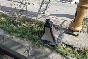 ساماندهی و مرمت چراغ‌های روشنایی پیاده‌رو خیابان ولیعصر(عج)