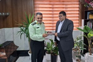 دیدار شهردار و شورای اسلامی شهر صالحیه با فرمانده انتظامی شهرستان بهارستان به مناسبت هفته نیروی انتظامی