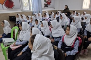 برگزاری اردوی آموزش مقررات و تابلوهای راهنمایی و رانندگی ویژه دانش‌آموزان همیار پلیس در صالحیه