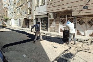 عملیات ترمیم و لکه‌گیری نوار حفاری کوچه میلان 24  