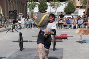 صالحیه میزبان مسابقات قوی‌ترین مردان جاده ابریشم یادواره هادی کریم‌خانی شد