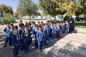 آموزش فرهنگ ترافیک به دانش‌آموزان پایه اول دبستان سبحان شهر گلستان در پارک آموزش ترافیک  