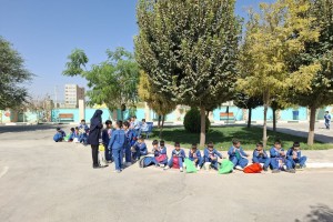 آموزش فرهنگ ترافیک به دانش‌آموزان پایه اول دبستان سبحان شهر گلستان در پارک آموزش ترافیک  