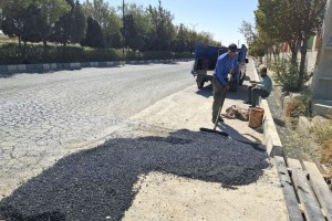 اجرای سرعت‌گیر و لکه‌گیری آسفالت در انتهای خیابان ولیعصر(عج)  