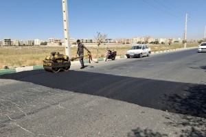 اجرای سرعت‌گیر و لکه‌گیری آسفالت در انتهای خیابان ولیعصر(عج)  