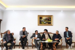 دیدار شهردار و رئیس شورای اسلامی شهر صالحیه به همراه جمعی از مسئولان شهرستان بهارستان با دو تن از جانبازان سرافراز دفاع مقدس