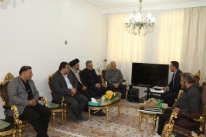 دیدار شهردار و رئیس شورای اسلامی شهر صالحیه به همراه جمعی از مسئولان شهرستان بهارستان با دو تن از جانبازان سرافراز دفاع مقدس