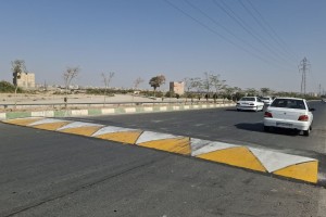 رنگ‌آمیزی سرعت‌گیرها و نصب علائم هشدار دهنده در معابر اصلی صالحیه