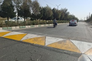 رنگ‌آمیزی سرعت‌گیرها و نصب علائم هشدار دهنده در معابر اصلی صالحیه
