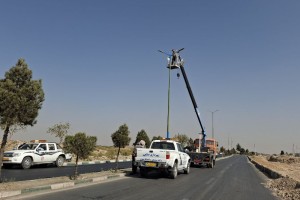 اجرای طرح رنگ‌آمیزی تیرهای روشنایی در بلوار شهید کشوری به‌منظور ارتقای جلوه شهری و افزایش ایمنی  