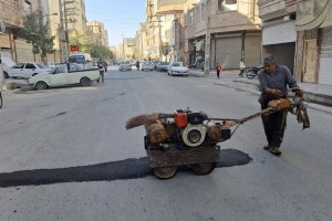 اجرای عملیات لکه گیری آسفالت خیابان 20 متری شهید غلامی