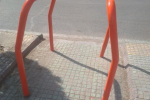 رنگ‌آمیزی نرده‌های ایمنی بلوار سی‌متری ولیعصر(عج)