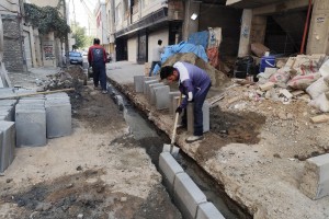 نوسازی جداول کوچه بوستان پنجم در دستور کار واحد عمران شهرداری صالحیه قرار گرفت