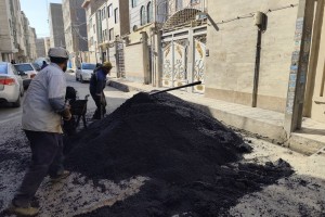  عملیات لکه‌گیری آسفالت کوچه بهارستان هشتم انجام شد