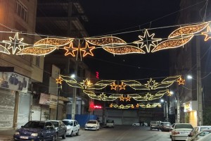  تعمیر و بازسازی المان‌های نوری و تزیینی در خیابان شهید نقاوت