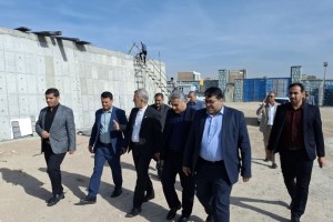 بازدید فرماندار بهارستان در همراهی شهردار صالحیه از پروژه مخزن ذخیره آب 10 هزار مترمکعبی  