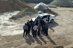 بازدید فرماندار بهارستان در همراهی شهردار صالحیه از پروژه مخزن ذخیره آب 10 هزار مترمکعبی  