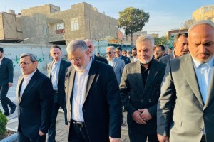 غبارروبی گلزار شهدای امامزاده باقر (ع) در همراهی محمد آگاهی مند شهردار ، رئیس و اعضای شورای اسلامی