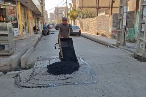 عملیات لکه‌گیری آسفالت کوچه بوستان نهم اجرایی شد