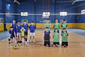 نبرد بلندقامتان شهر صالحیه؛ تیم «شهید باکری» قهرمان المپیاد والیبال دانش‌آموزی شد