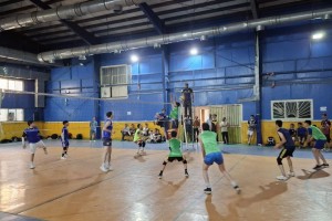 نبرد بلندقامتان شهر صالحیه؛ تیم «شهید باکری» قهرمان المپیاد والیبال دانش‌آموزی شد