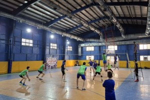 نبرد بلندقامتان شهر صالحیه؛ تیم «شهید باکری» قهرمان المپیاد والیبال دانش‌آموزی شد