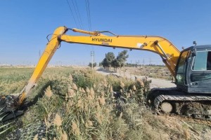 لایروبی کانال نواب در انتهای خیابان ولیعصر(عج)، گامی در تقویت نظام دفع آب‌های سطحی شهر